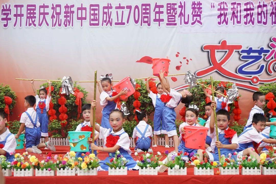这是什么“神仙”物业！自发为小区300多辆车盖上防雪薄膜